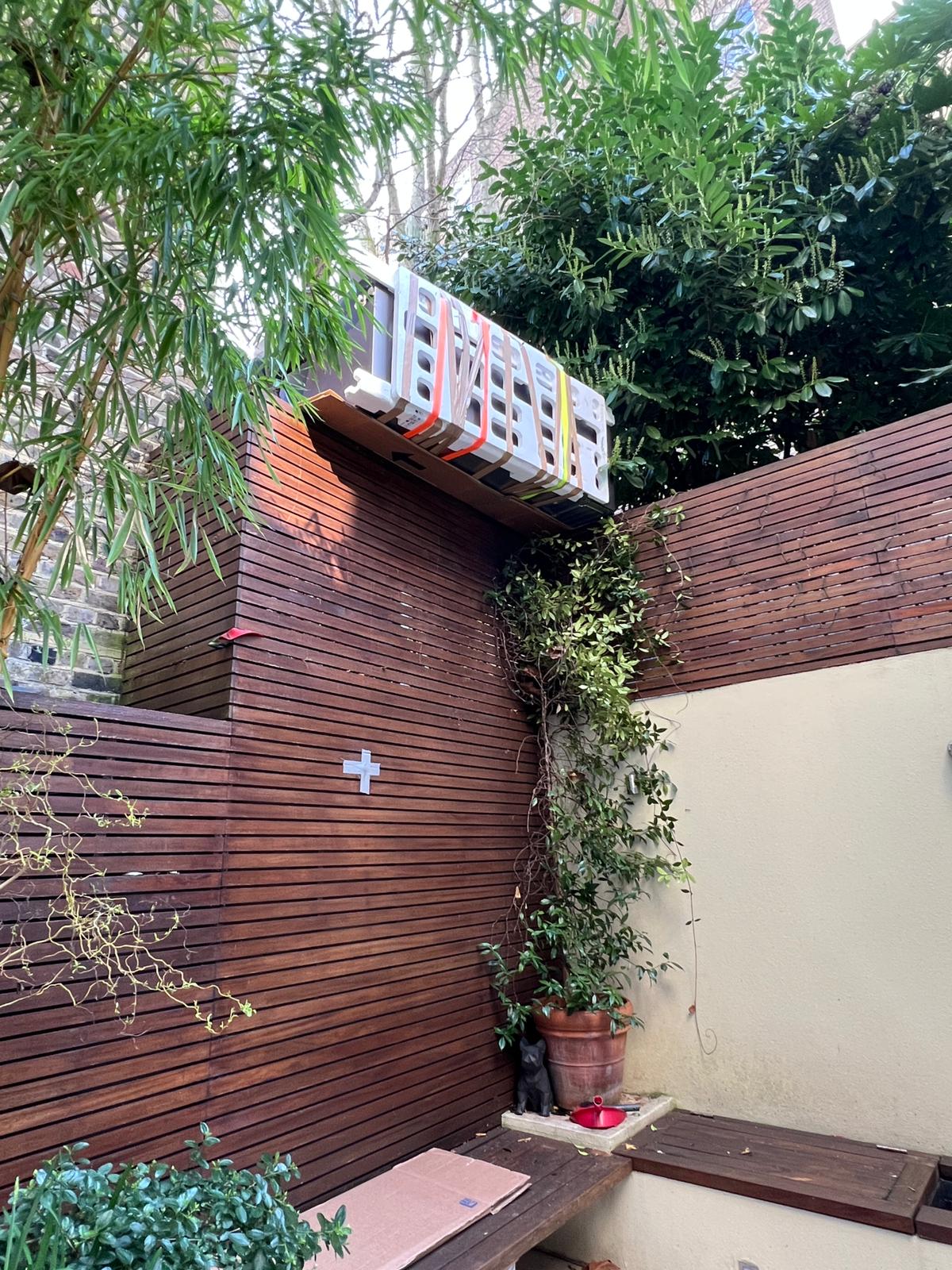 Removal Services London - Professional moving team arriving at a property to begin relocation