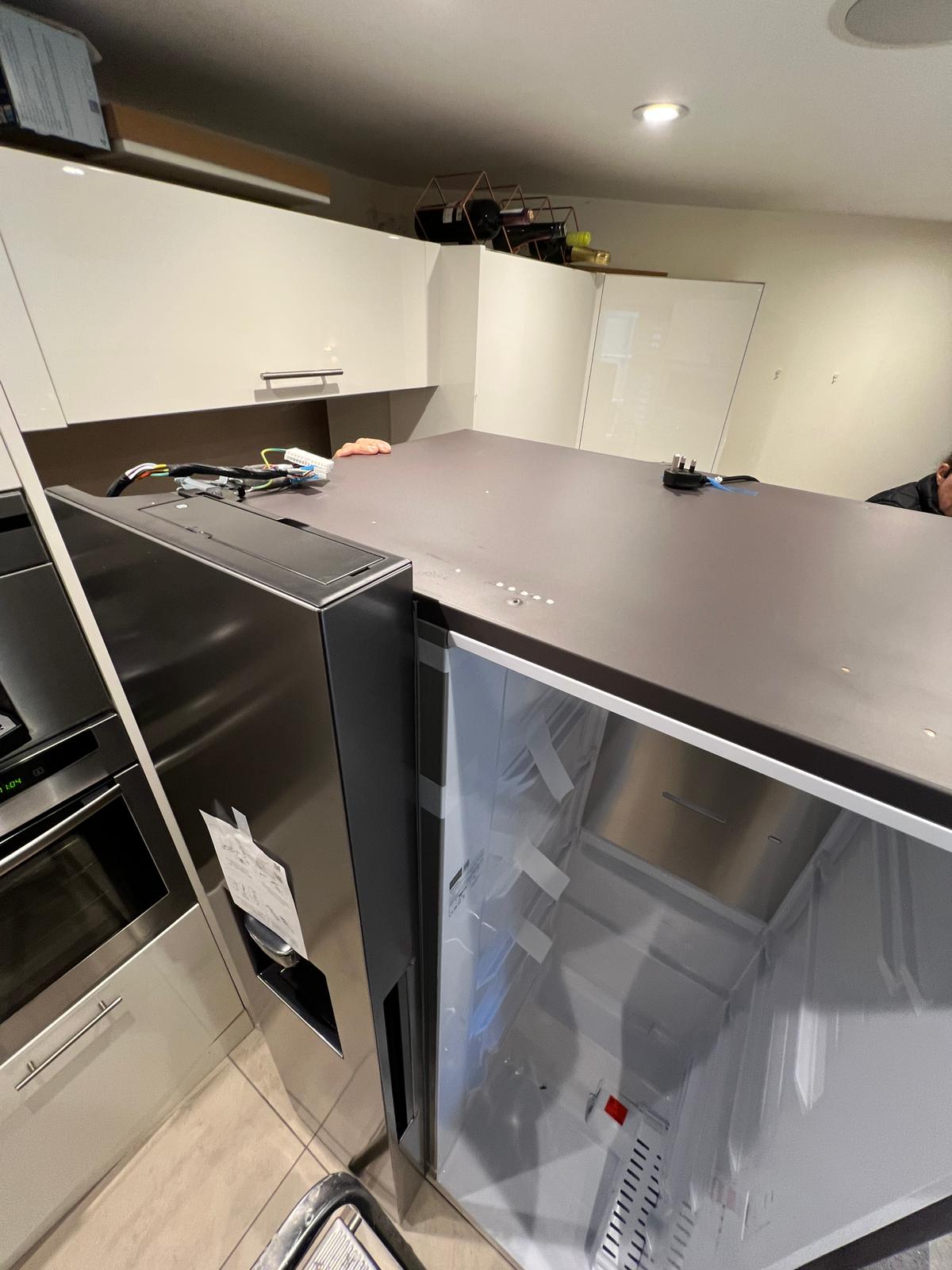 Removal Services in London - ULEZ compliant moving van safely navigating city streets